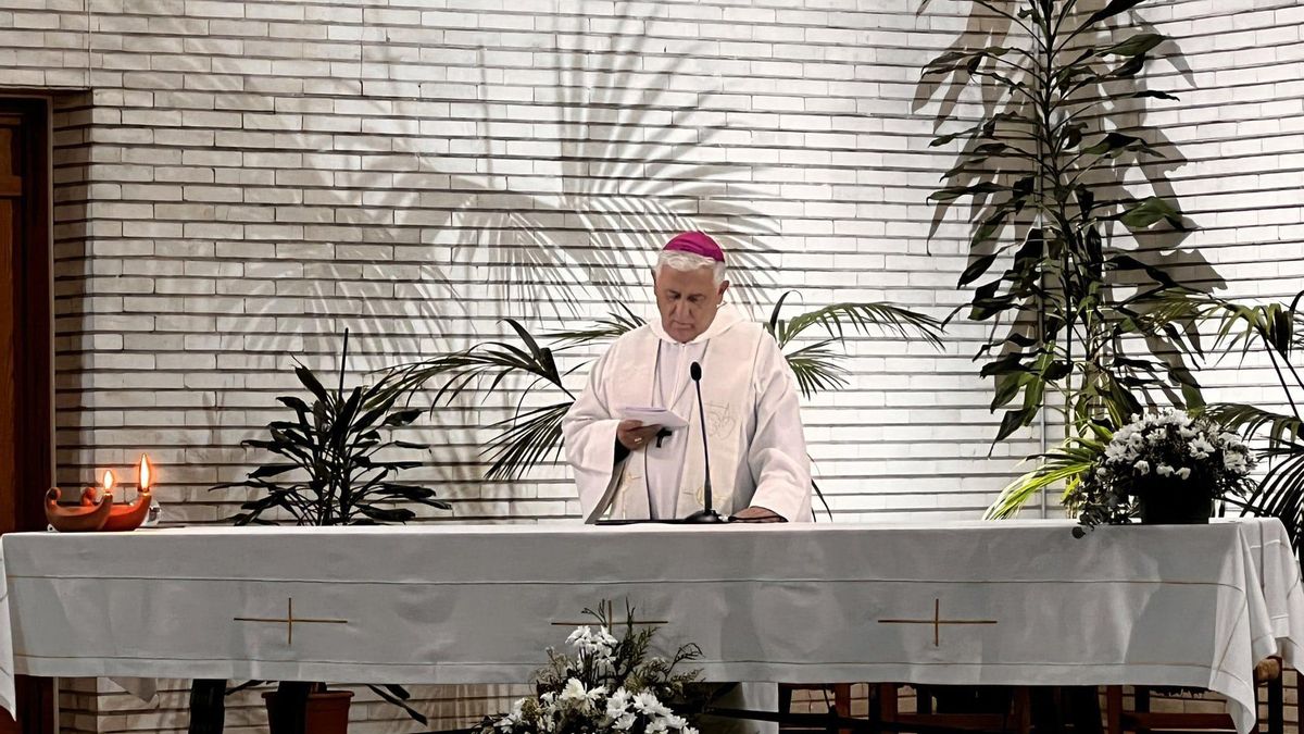 El obispo de Cádiz y sus polémicas por despidos, desahucios y operaciones inmobiliarias: «Vive lejos de la problemática de los fieles»