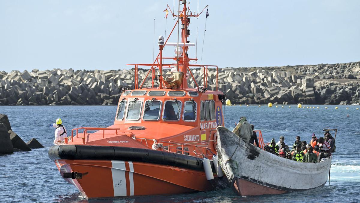 9.757 personas fallecieron en pateras o cayucos que trataban de llegar a Canarias en 2024: 28 muertes al día
