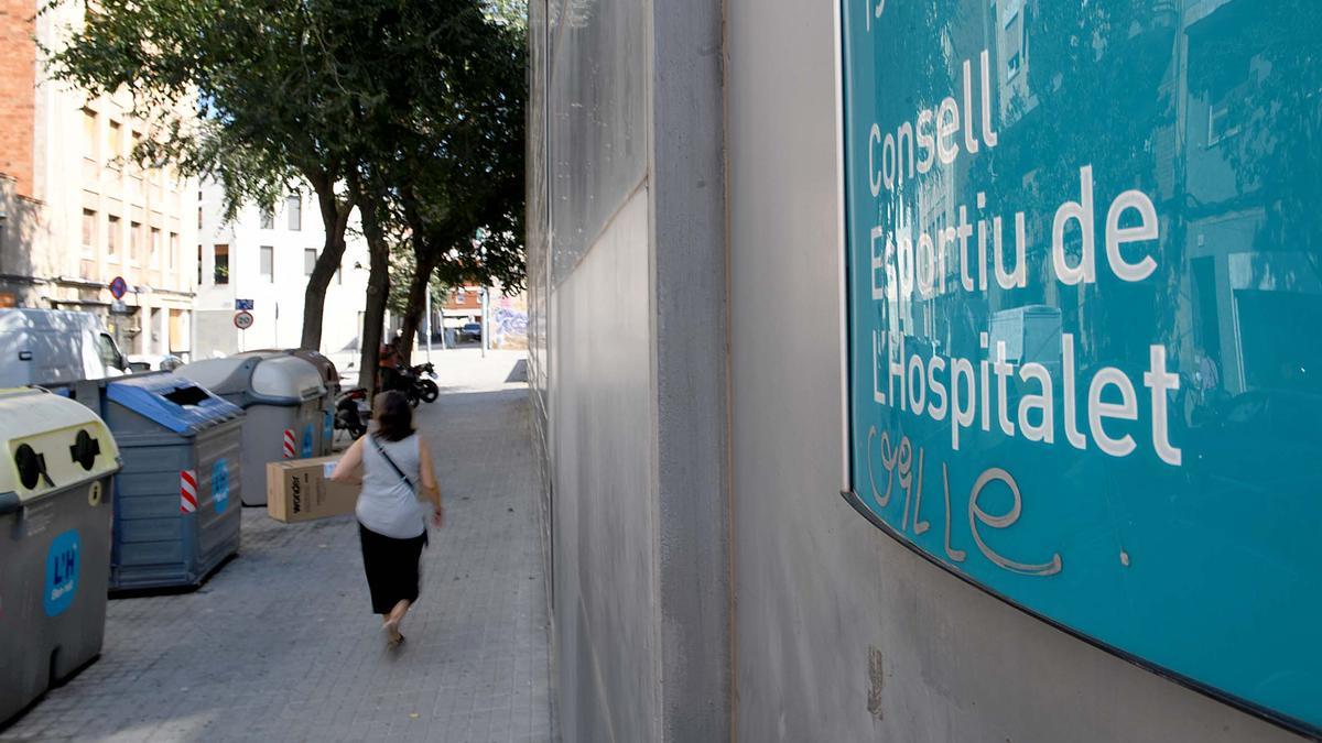 El juez condena al Consell Esportiu de L’Hospitalet por echar a la trabajadora que denunció irregularidades