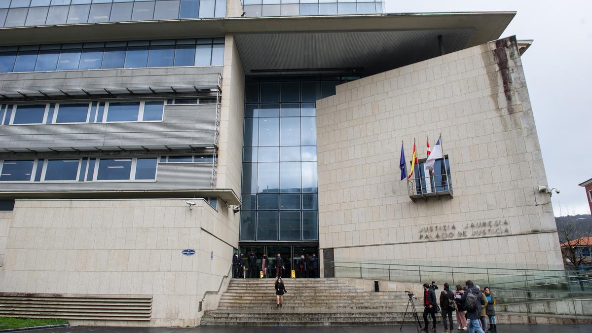 Las profesoras investigadas por un delito sexual en Donostia niegan los hechos y la Fiscalía pide una orden de alejamiento