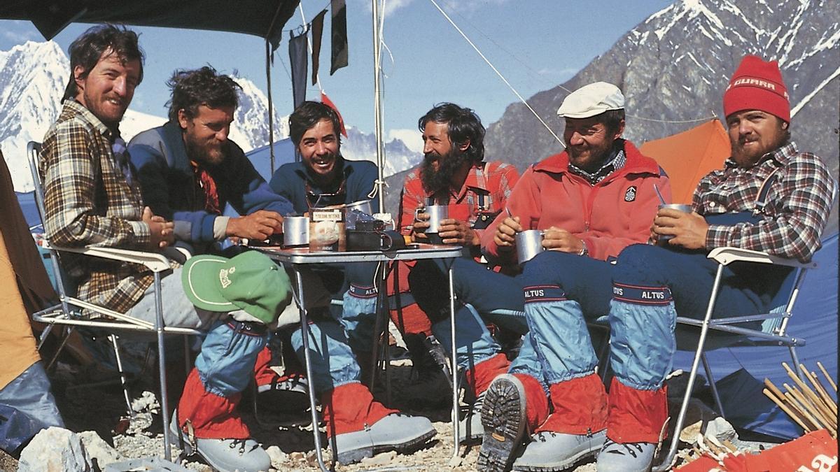 La generación irrepetible del alpinismo aragonés: una historia de amistad, cimas y tragedia