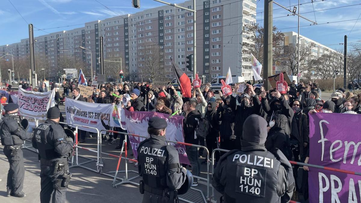 Cientos de personas protestan contra un mitin de la ultraderecha alemana: “Toda Berlín odia a AfD”