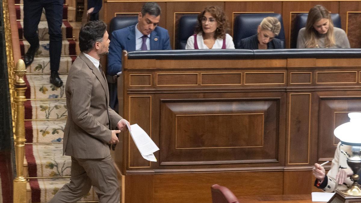 Sánchez allana la legislatura tras cerrar la crisis con Junts y cumplir un gran acuerdo con ERC