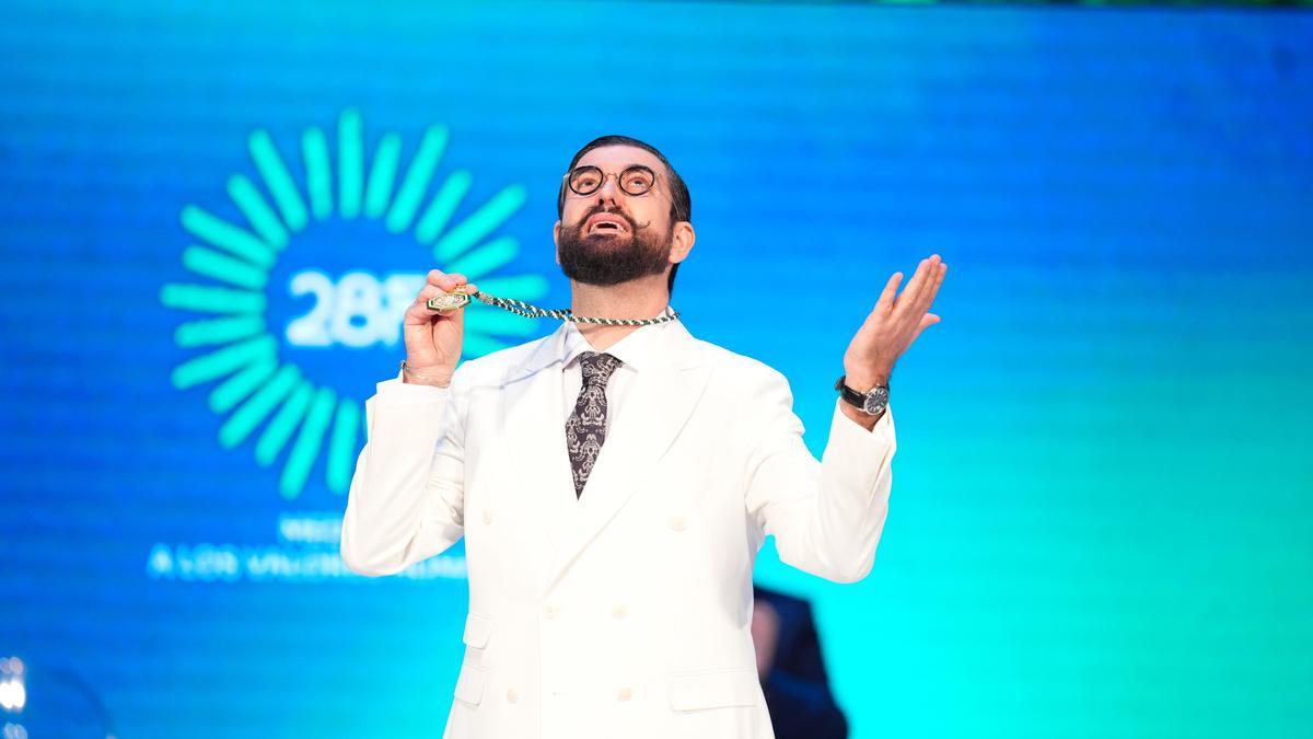 VÍDEO | Manu Sánchez dedica la Medalla de Andalucía a la sanidad pública: «Me ha salvado la vida»