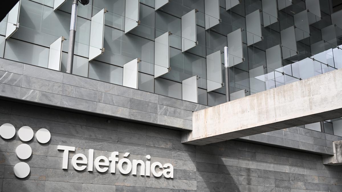 Telefónica pierde 49 millones en 2024 por el deterioro de activos en Latinoamérica