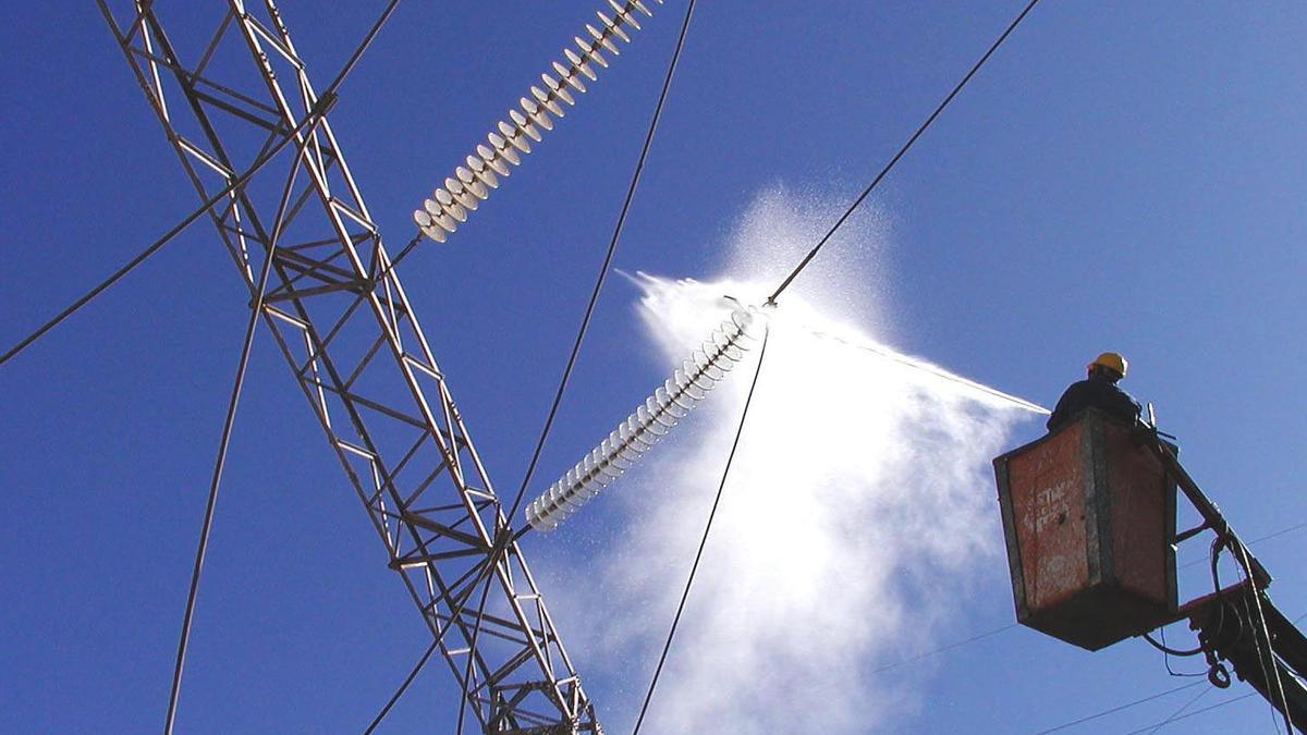 Grandes municipios catalanes piden asumir la distribución eléctrica como en Francia, Dinamarca o Países Bajos