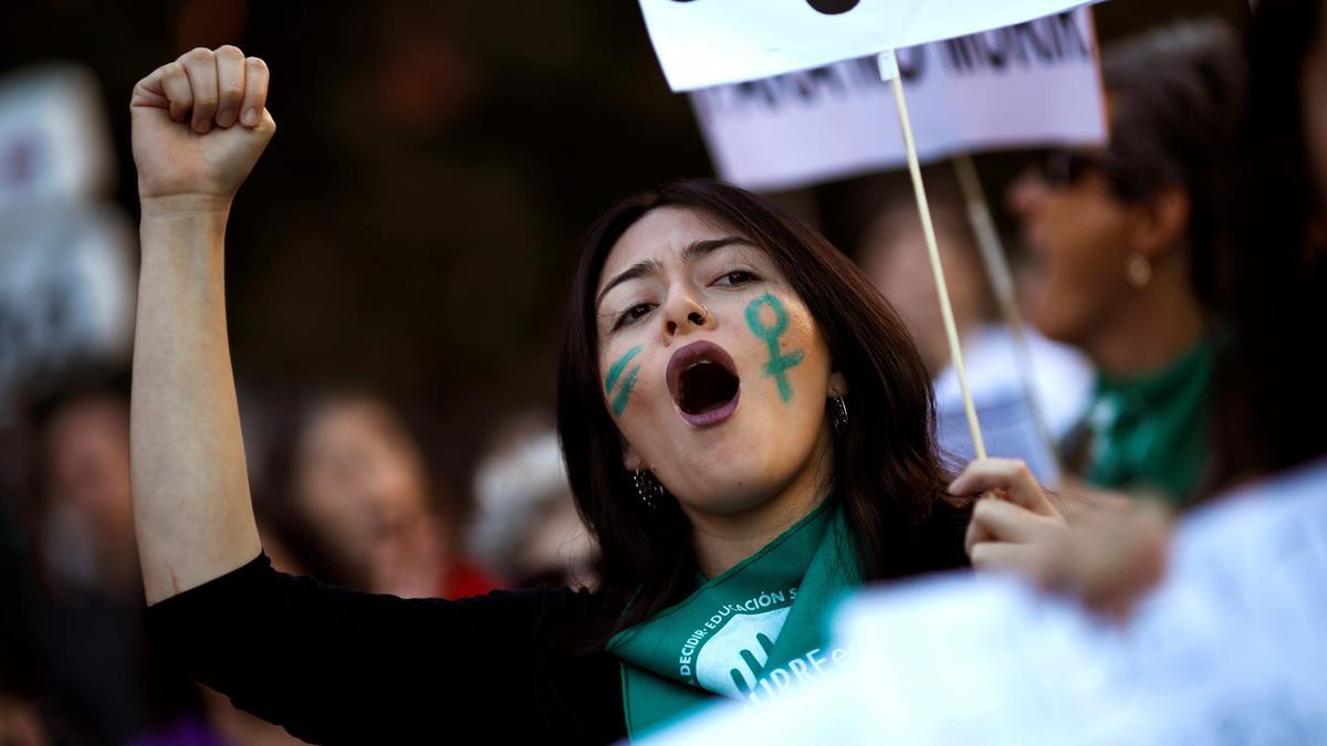 Sumar registra una proposición de ley para blindar el derecho al aborto en la Constitución