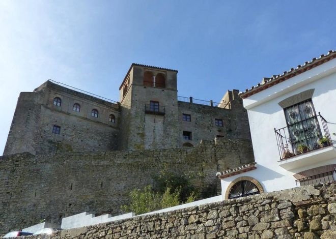 El precioso pueblo que está dentro de un castillo medieval y es perfecto para visitar en Semana Santa