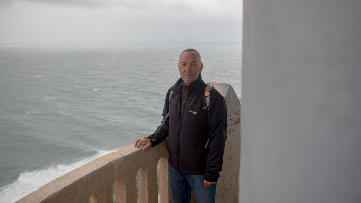 El faro, el último resquicio de Cabo de Palos que resiste a la fiebre del turismo masivo: “Ya no quedan espacios públicos”
