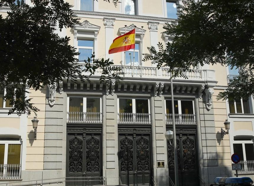 El Poder Judicial afirma que los jueces que preparan a los opositores actúan con “fines generosos” pese a cobrarles