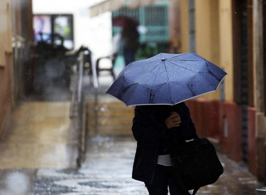 La borrasca Laurence no da tregua y la Aemet activa avisos por lluvia en cinco comunidades