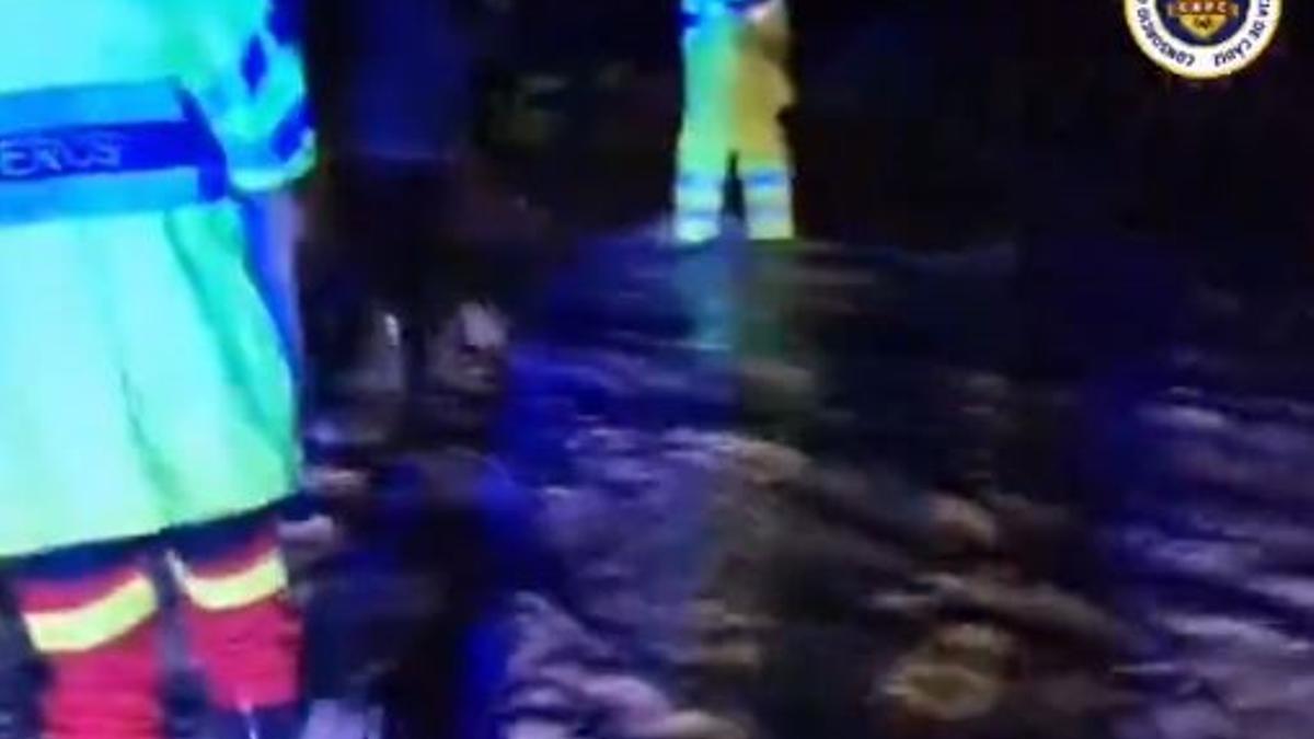 Rescatadas 40 personas atrapadas en la autopista entre Sevilla y Cádiz por el desbordamiento de un arroyo