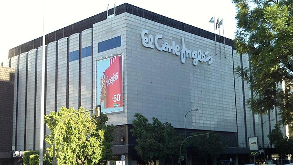 El Corte Inglés informa de un robo de datos de clientes a través de su tarjeta