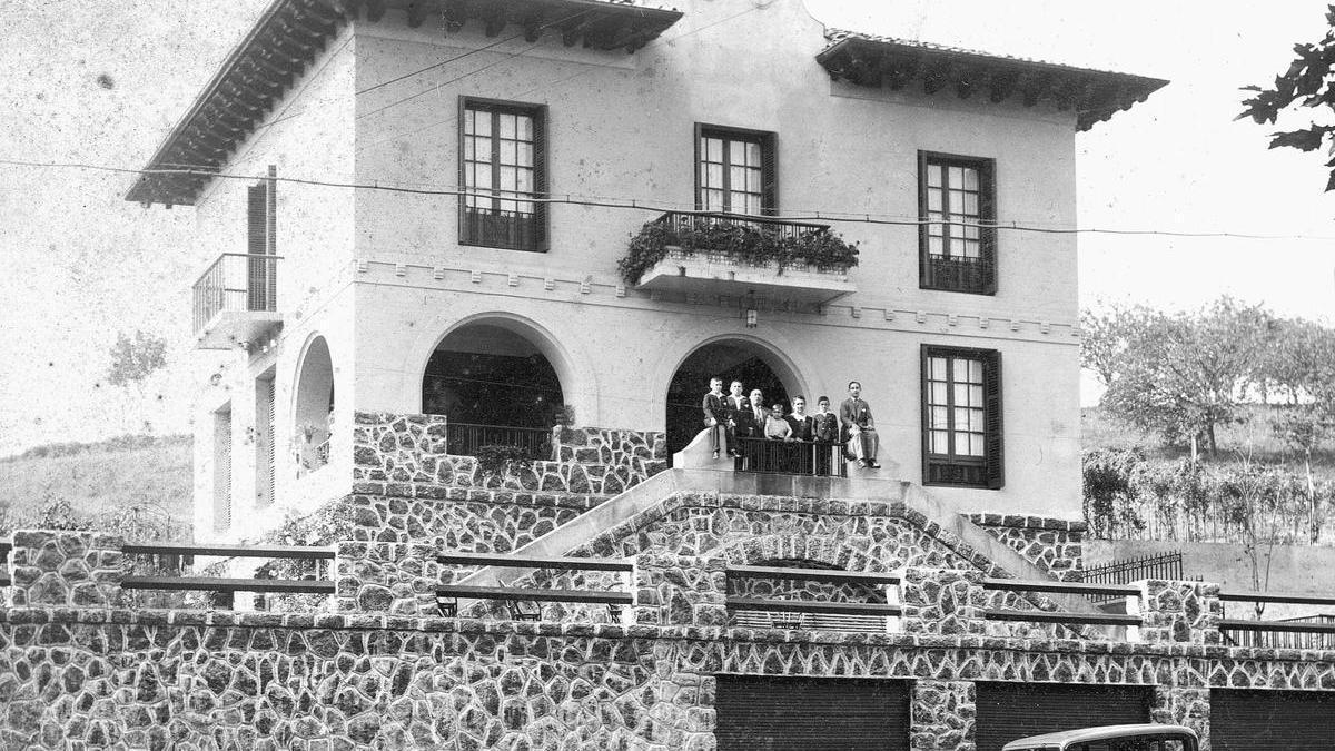 Denuncian el derribo en Donostia de una villa de 1932 para construir viviendas