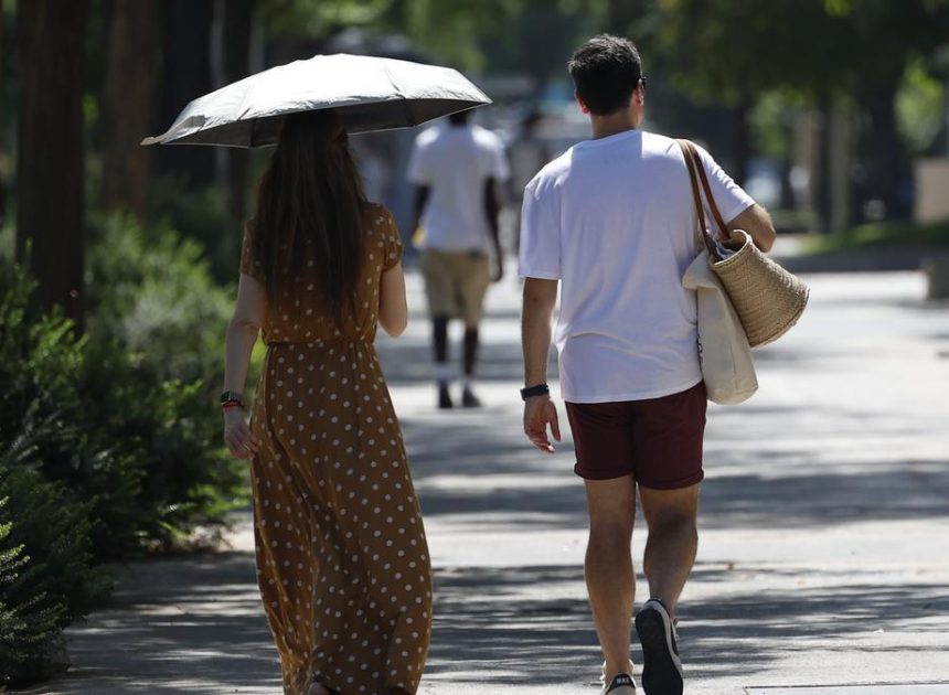 Aemet prevé que la lluvia dé una tregua hoy en Madrid, pero el fin de semana arranca con bajada de temperaturas