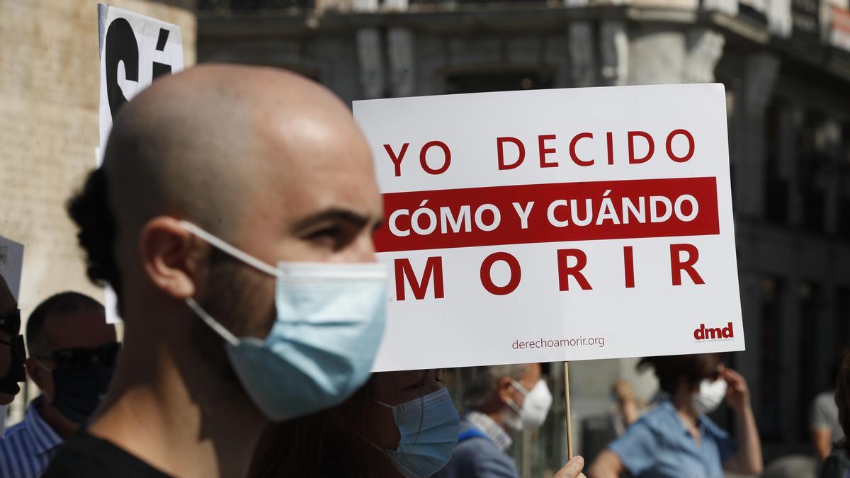 La Generalitat carga contra Abogados Cristianos por “entorpecer” el derecho de una joven a la eutanasia