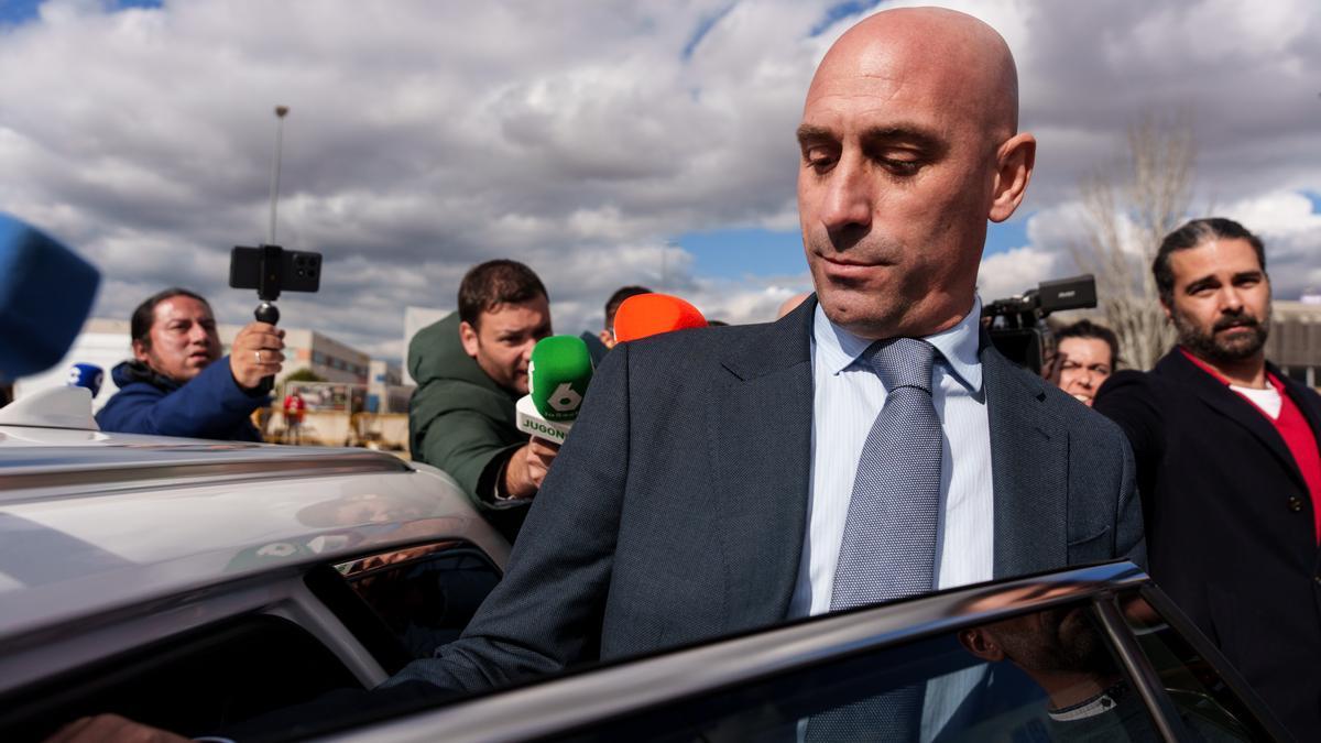 La Fiscalía recurre la sentencia contra Rubiales y pide repetir el juicio