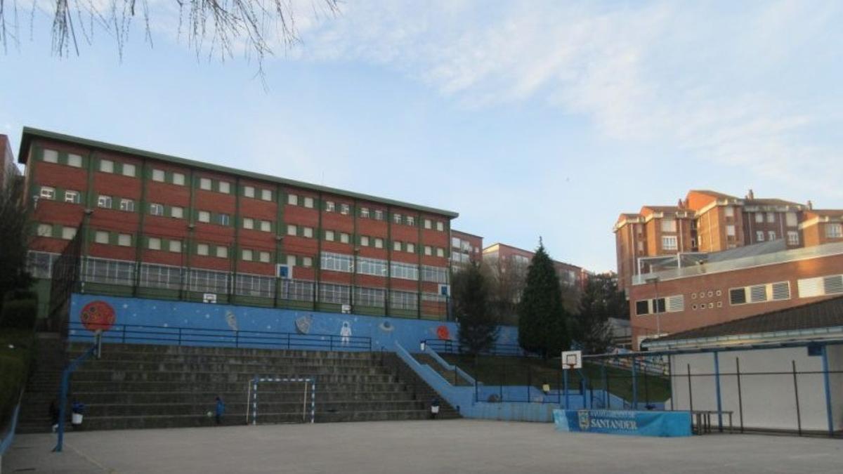 Un colegio público de Santander celebra el 8M preguntando a los alumnos qué cocinan las mujeres de su familia