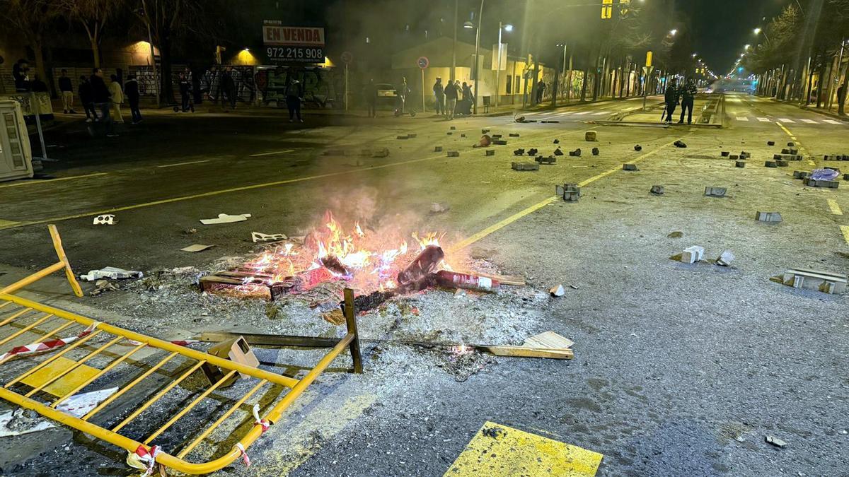 Seis detenidos en Salt (Girona) tras una noche de protestas por el desahucio de una familia