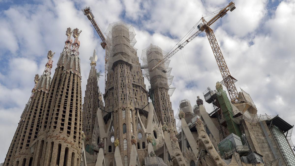 La Sagrada Familia pide a Miquel Barceló, Cristina Iglesias y Javier Marín una propuesta para su fachada principal