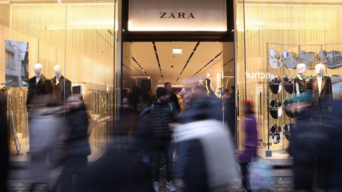 Amancio Ortega gana 3.104 millones de euros con Inditex que vuelve a lograr récord de beneficios e ingresos