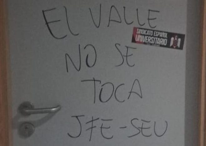 «El valle no se toca»: estudiantes falangistas intimidan y amenazan a un profesor de la Universidad de Sevilla