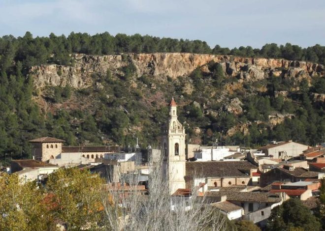 La llaman la Alhambra valenciana y está en un pequeño pueblo lleno de historia y cascadas