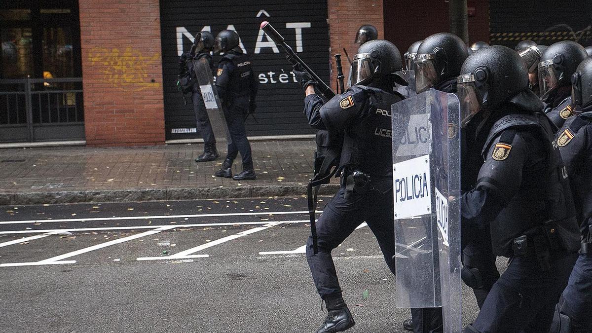 Los jueces rechazan amnistiar a los policías acusados de reventar un ojo a un votante del referéndum del 1-O