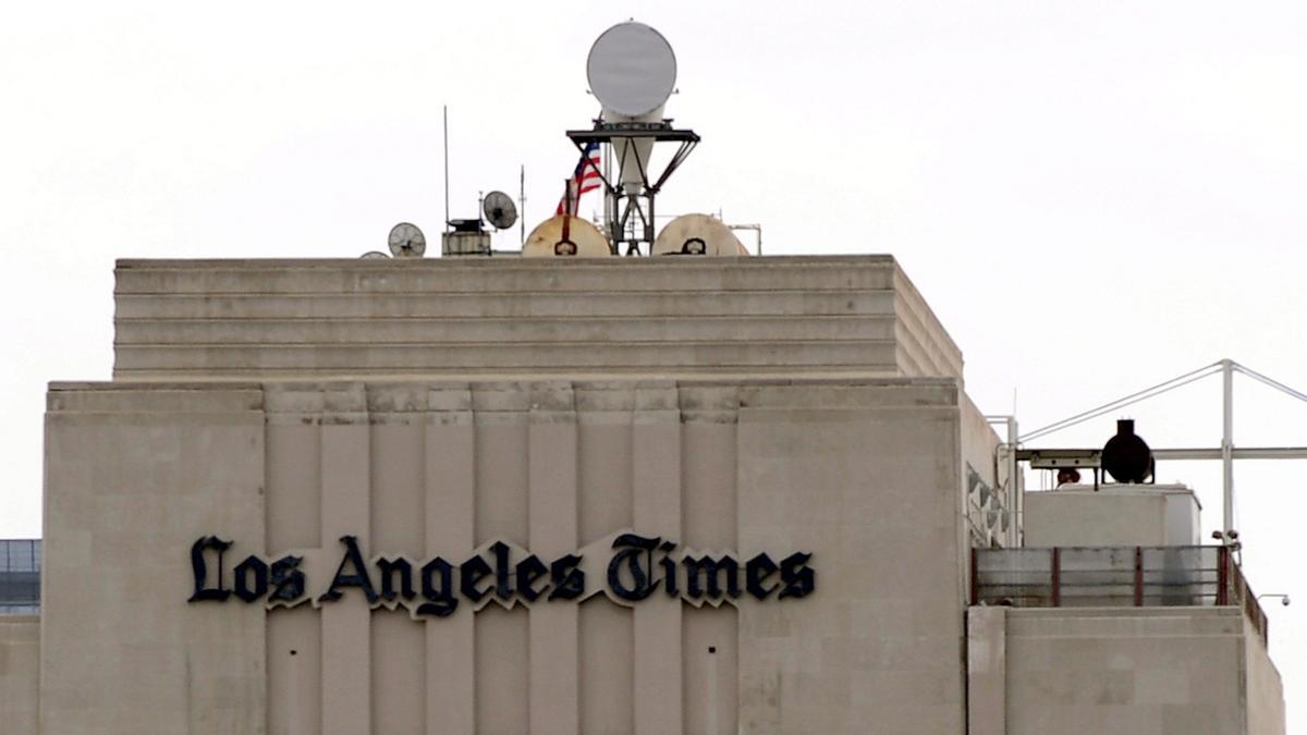 Los Angeles Times alerta de los peligros de la Inteligencia artificial y su herramienta de IA no tarda en rebatirlo