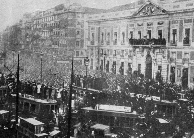 Un balcón a la memoria en la Puerta del Sol