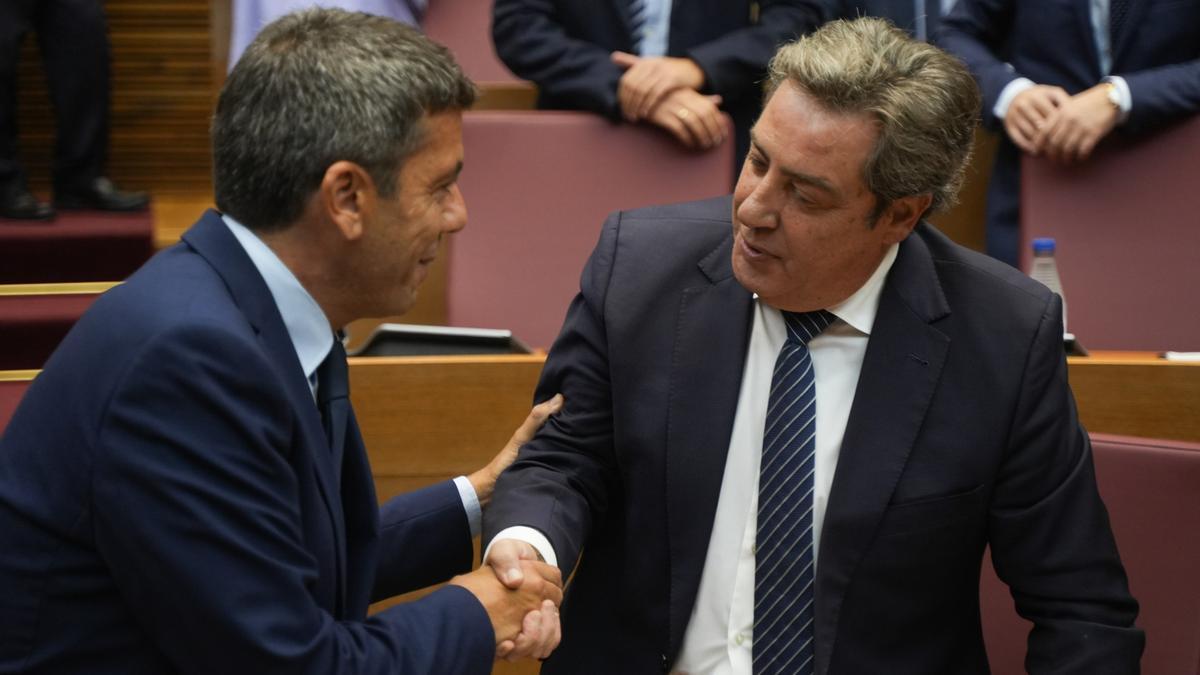 El palo y la zanahoria: Vox mantiene al presidente Mazón pese a la DANA, pero le bloquea los Presupuestos