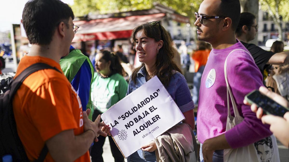 Creo en la solidaridad si no depende de mí: los españoles quieren un modelo más social pero rehúsan implicarse