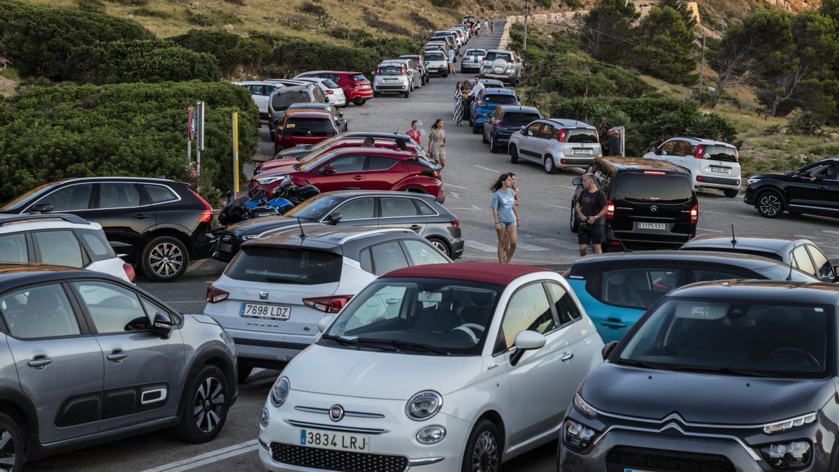 El PP propone ahora un impuesto a los coches de la Península y a los ‘rent a car’ para frenar la saturación turística en Balears