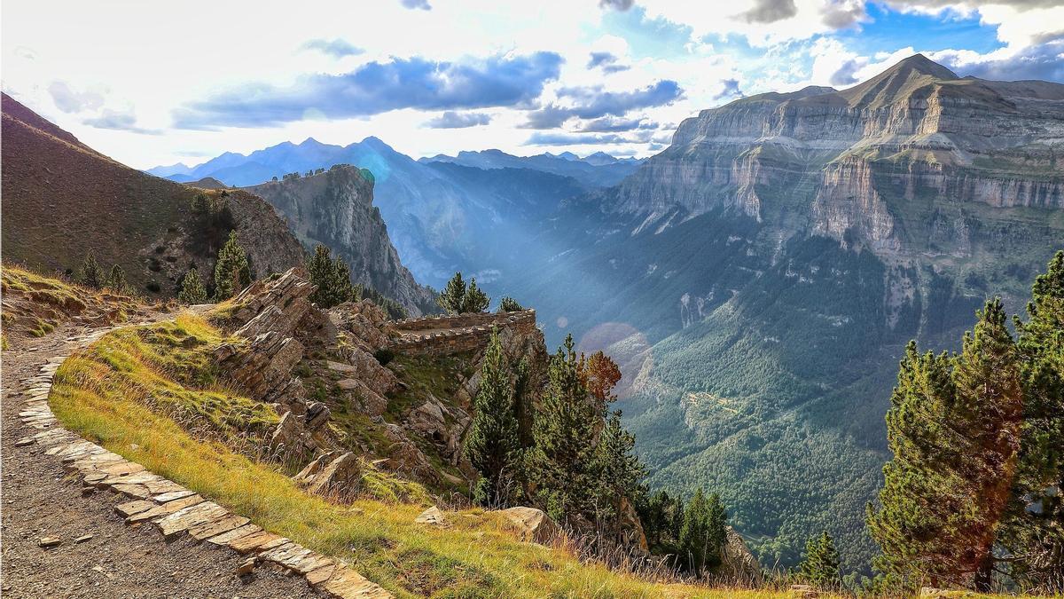 Escapar a la naturaleza en Semana Santa: siete destinos alternativos para disfrutar sin aglomeraciones