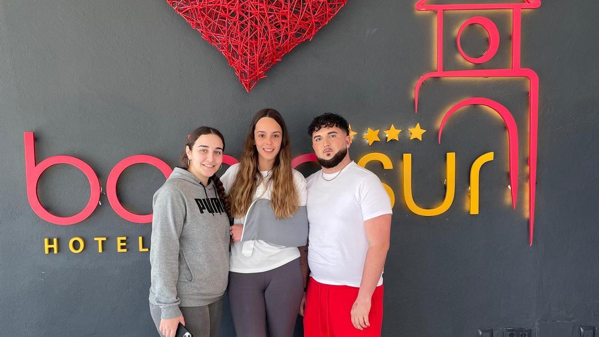 Una habitación con vistas a la EVAU: alumnos y turistas conviven en un hotel que la Junta usa como residencia escolar