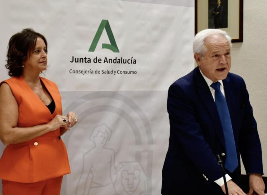 Moreno cesa al alto cargo de la sanidad andaluza que diseñó los contratos a dedo con la privada investigados por el juez