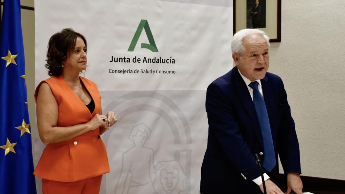 Moreno cesa al alto cargo de la sanidad andaluza que diseñó los contratos a dedo con la privada investigados por el juez