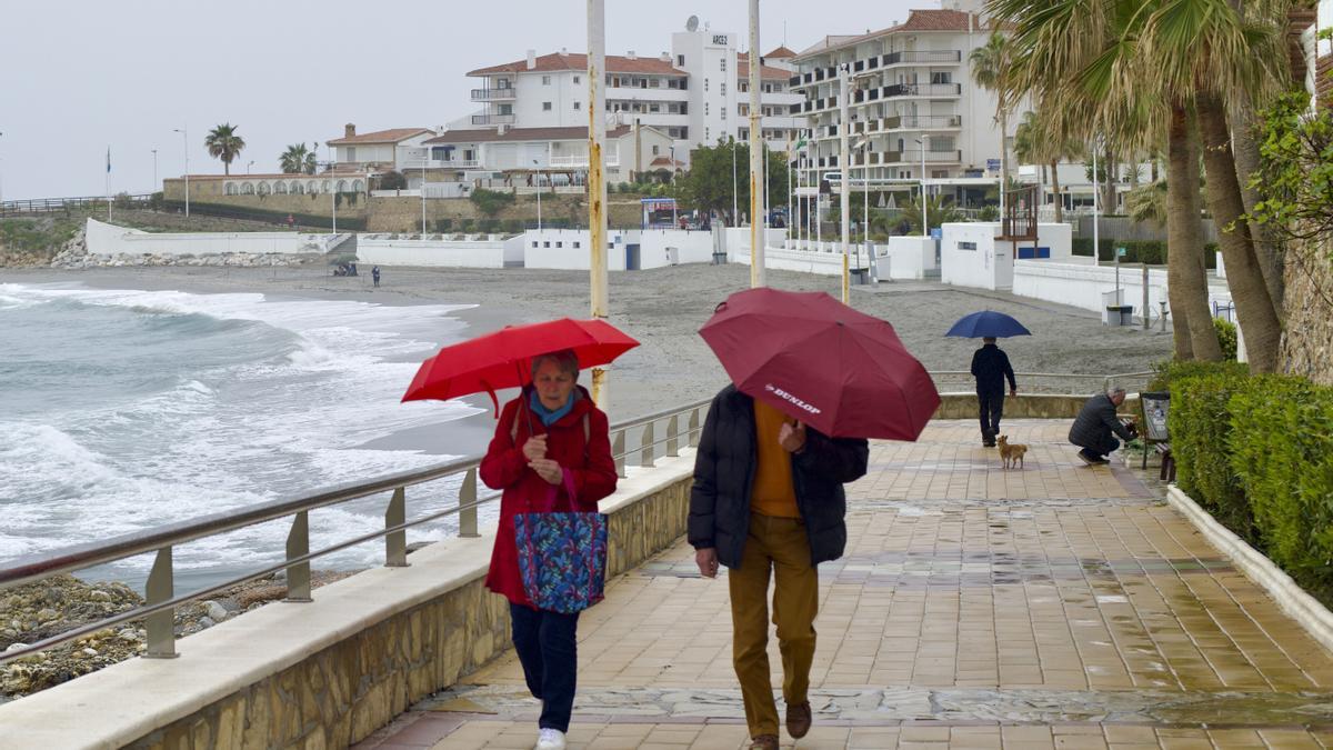Andalucía activa la alerta roja por lluvias de 120 litros por metro cuadrado en 12 horas