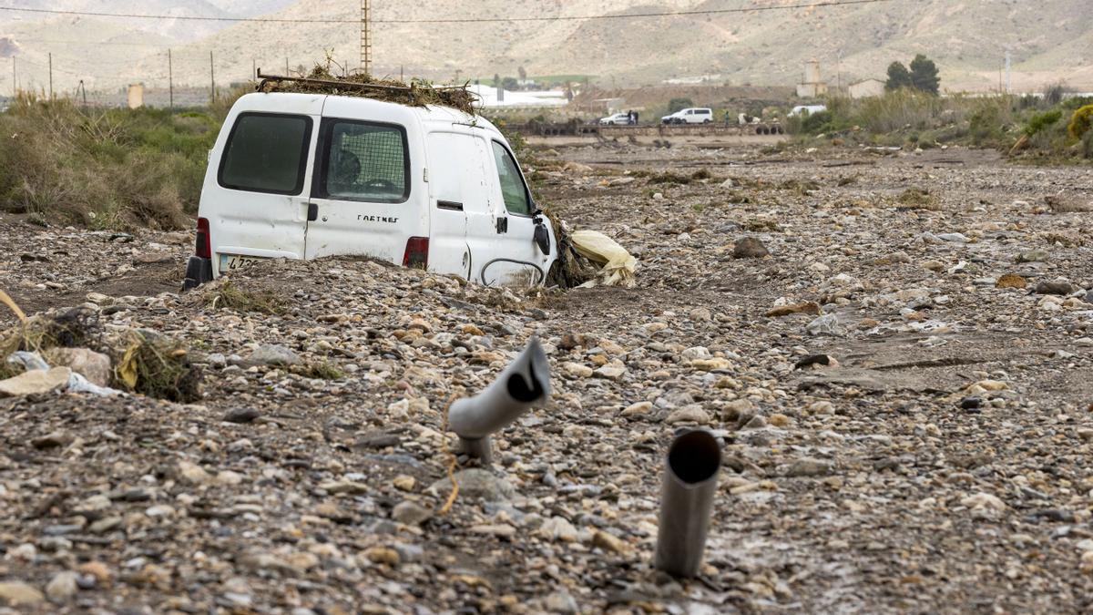 Abatimiento en Lorca tras la muerte de un vecino en una rambla: «Pasamos auténtico miedo cuando llueve»