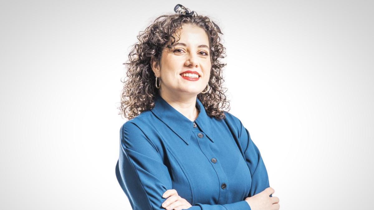 Aída dos Santos, escritora: “Hay mujeres que ni sueñan con romper el techo de cristal, se dedican a barrer los pedazos”