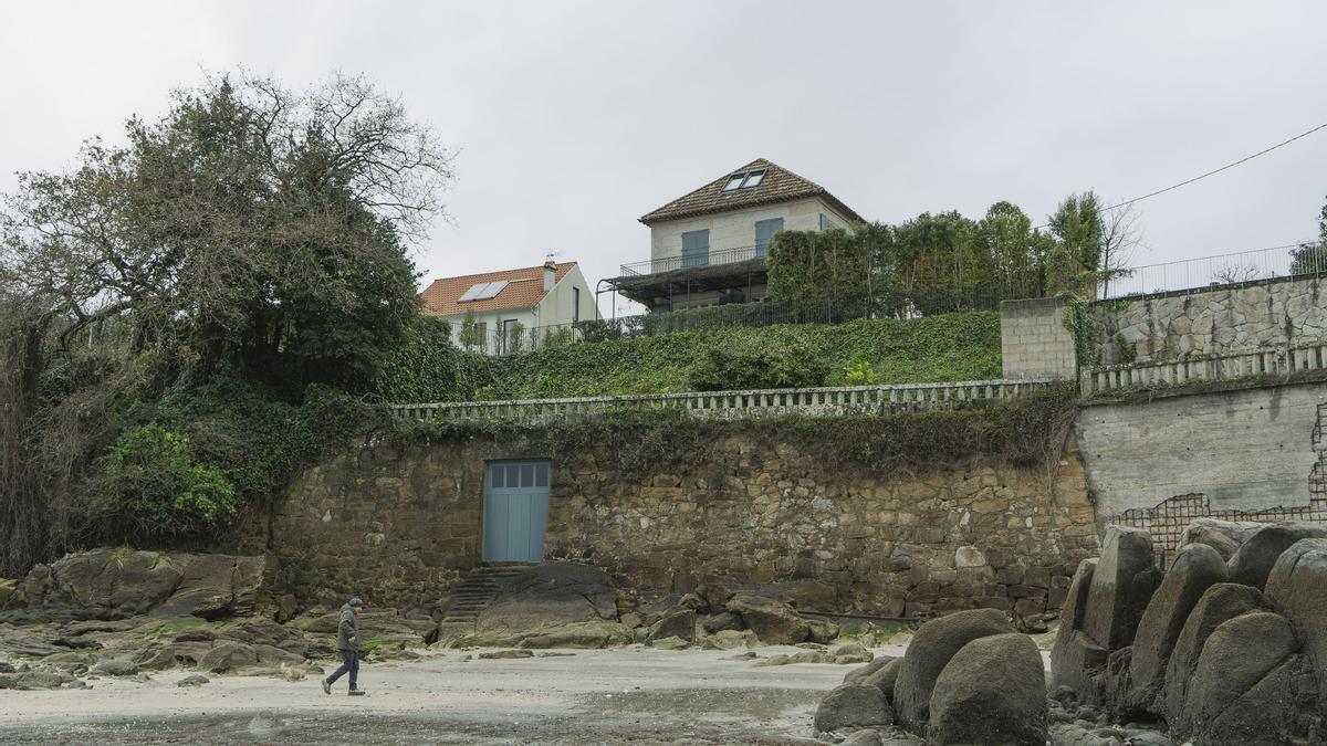 El Ayuntamiento de Moaña formaliza sus alegaciones contra el acceso a la playa que reclama la pareja de Feijóo para su chalé