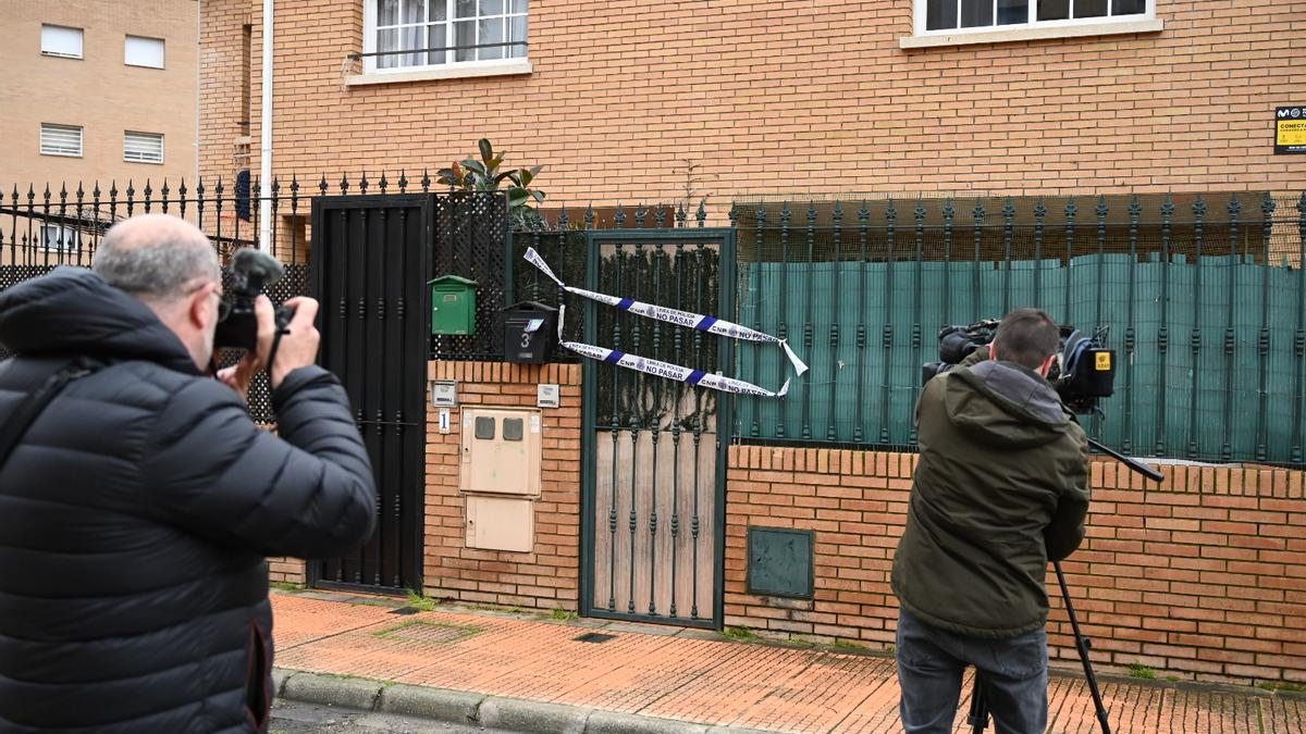 Un menor investigado por la muerte de una educadora en Badajoz intenta agredir a otra en el centro donde está detenido