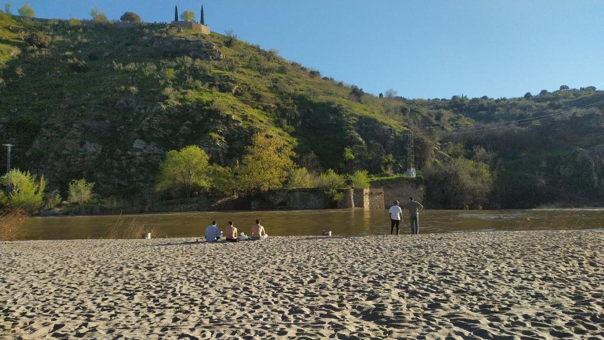 Vaya, vaya, a Toledo le ha ‘salido’ una playa: «La decisión está tomada, vamos a continuar con ella»