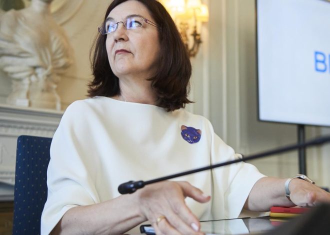 Competencia aprueba con condiciones la OPA de BBVA por Banco Sabadell y deja la decisión en manos del Gobierno