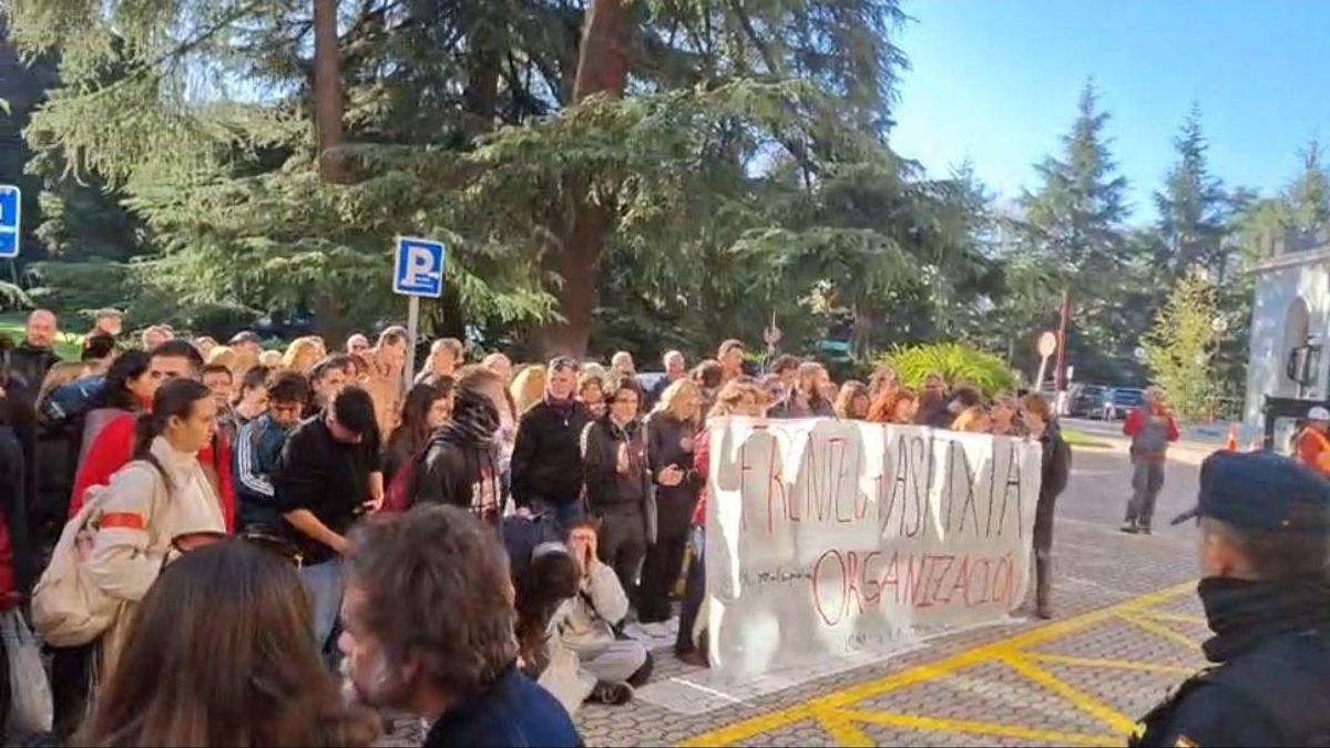 Huelgas, encierros y clases en las calles: las universidades de Madrid replican a la «asfixia» de Ayuso