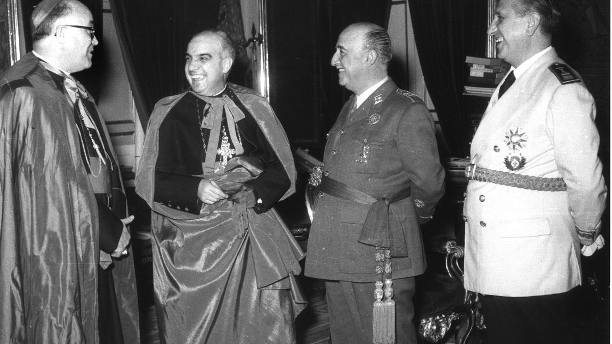 Las víctimas de la dictadura califican de «continuidad franquista» la cesión del Gobierno a la Iglesia en Cuelgamuros