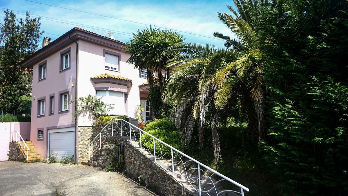 El juzgado decreta prisión sin fianza para los padres que retenían a sus hijos en la ‘casa de los horrores’ de Oviedo