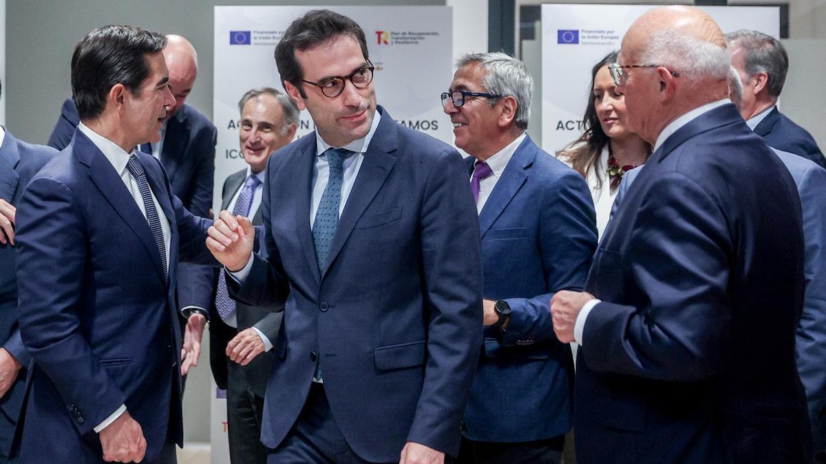 Primero, Moncloa; después, el voto de los accionistas: la opa del BBVA por el Sabadell podría alargarse hasta verano