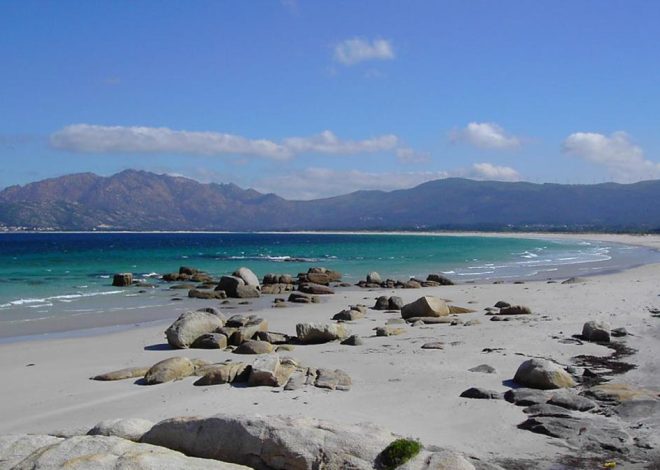El pueblo costero que tiene la playa más larga de Galicia