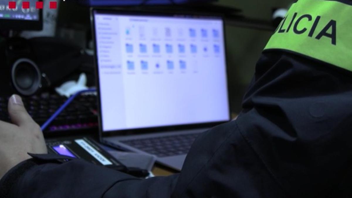 Uno de los imputados de la red de pederastia de Barcelona admitió estar «un poco incómodo» por la edad de la víctima